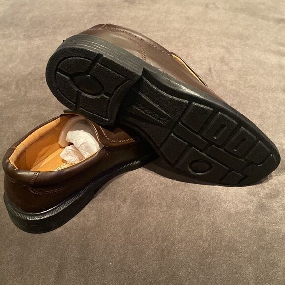 Men’s Deer Stags Greenpoint Dark Brown Shoes 902 Collection Size 11M NWT - Picture 3 of 9